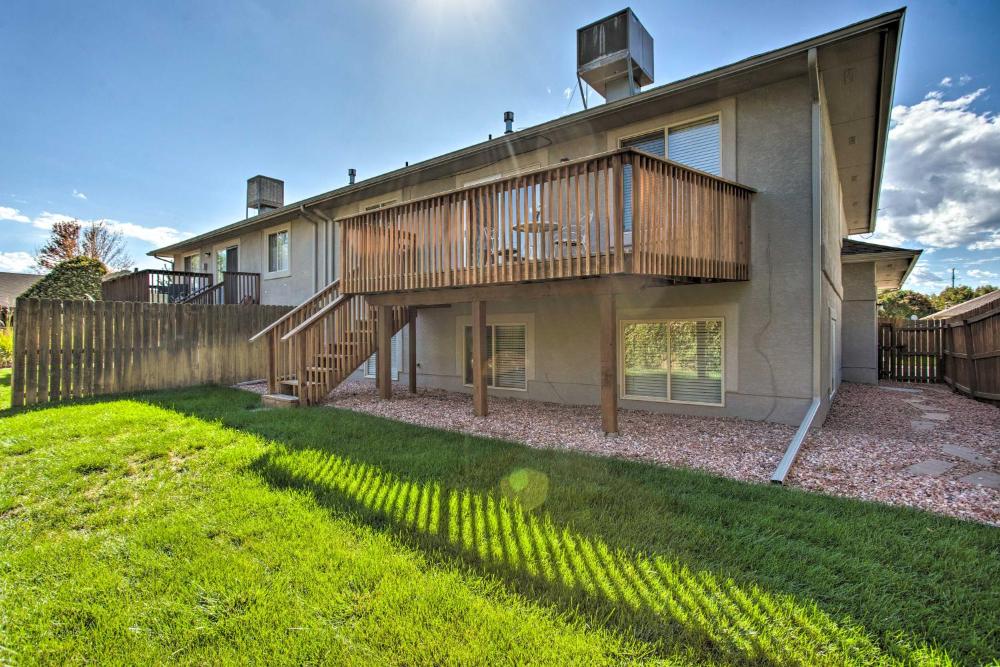 Pet-Friendly Grand Junction Townhome with Yard!